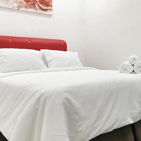 Teratak Persona Homestay. 4 Rooms Double Storey Terrace In Kuantan City. Exterior photo
